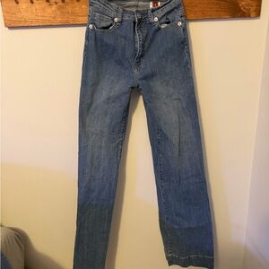 Women’s Blue Jeans